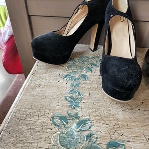 Black heels with platform